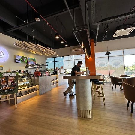 Itcc Manhattan By Stayin 5-6Pax Donggongon Exterior photo